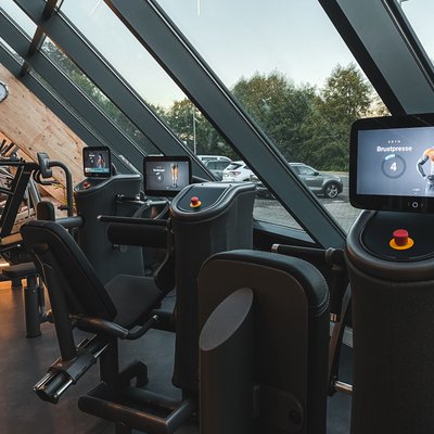 Body & Soul Neumünster: Entdecke EGYM Workouts: Dein Weg zur Top-Form mit smarten, personalisierten Geräten. Erlebe den Unterschied!